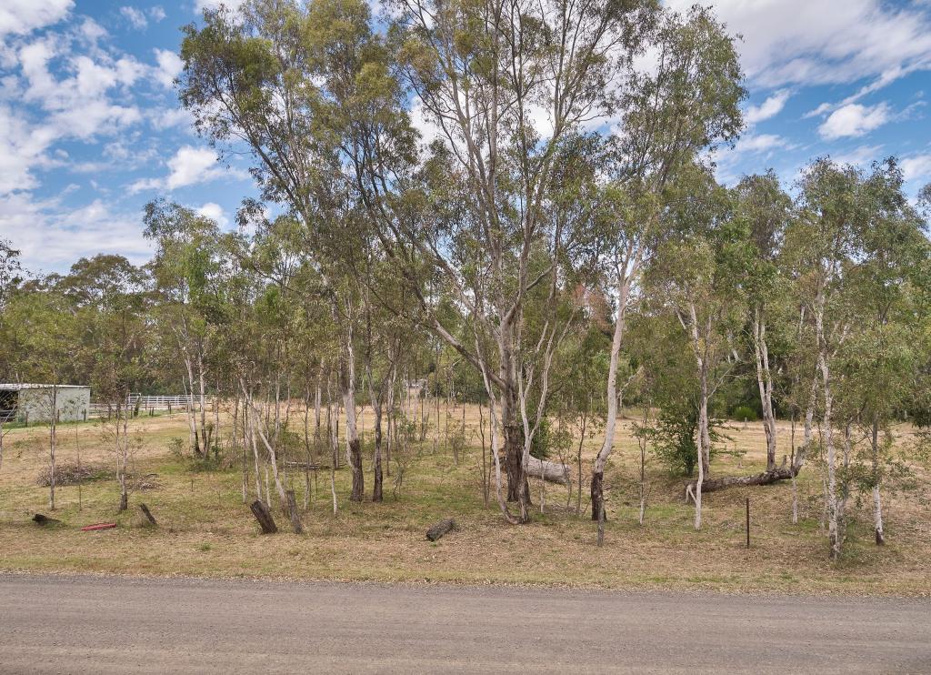 1 ROBINSON ST, HEATHCOTE, VIC 3523