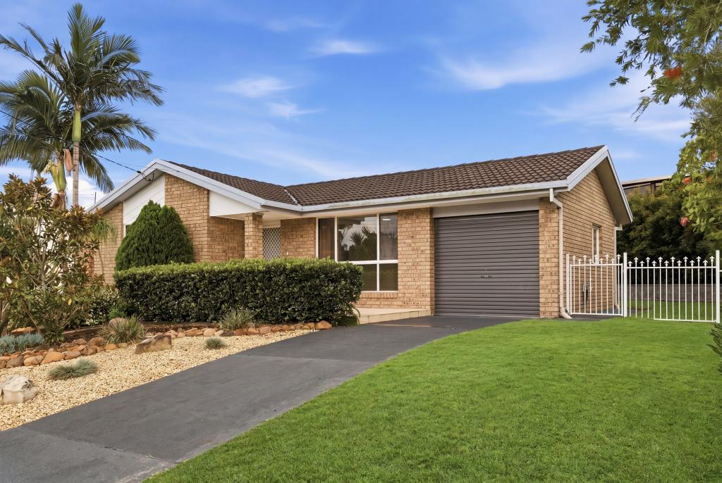 11 Charlotte Cl, Bateau Bay, NSW 2261