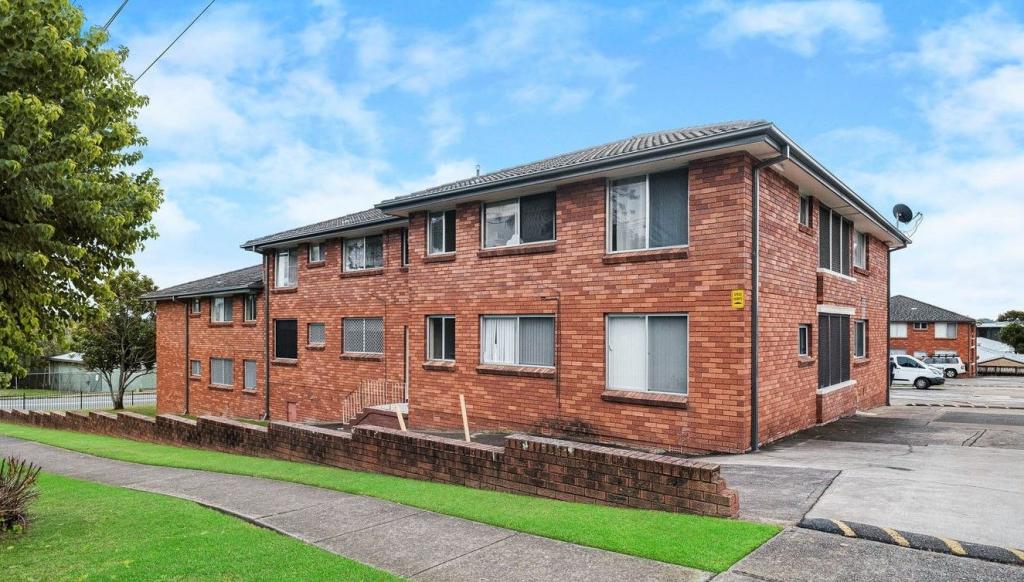 3/102 Dumaresq St, Campbelltown, NSW 2560
