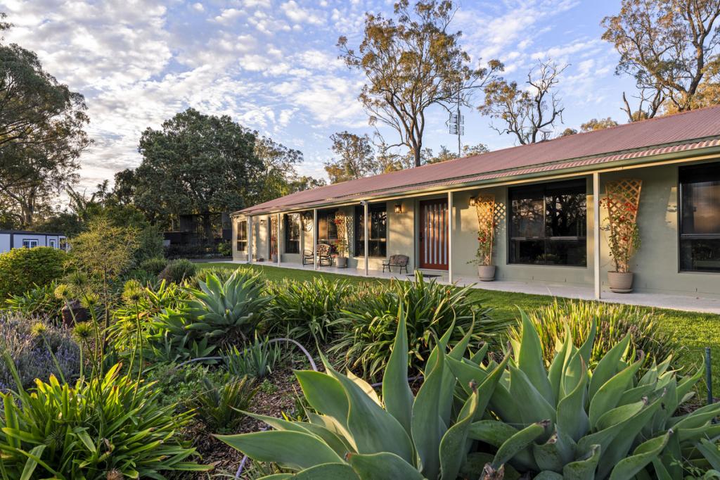 84 Moseley Rd, Glencoe, QLD 4352