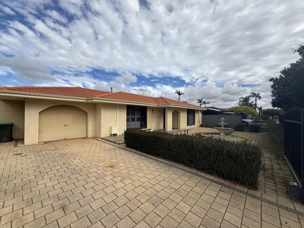 52 Peterborough Cres, Morley, WA 6062