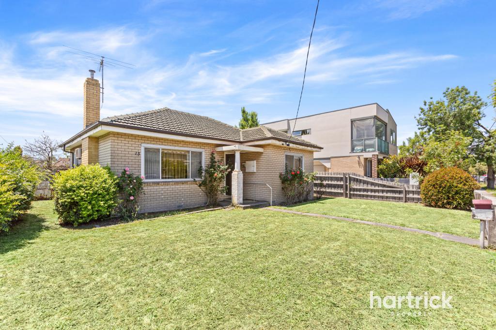 15 Mons Pde, Noble Park, VIC 3174