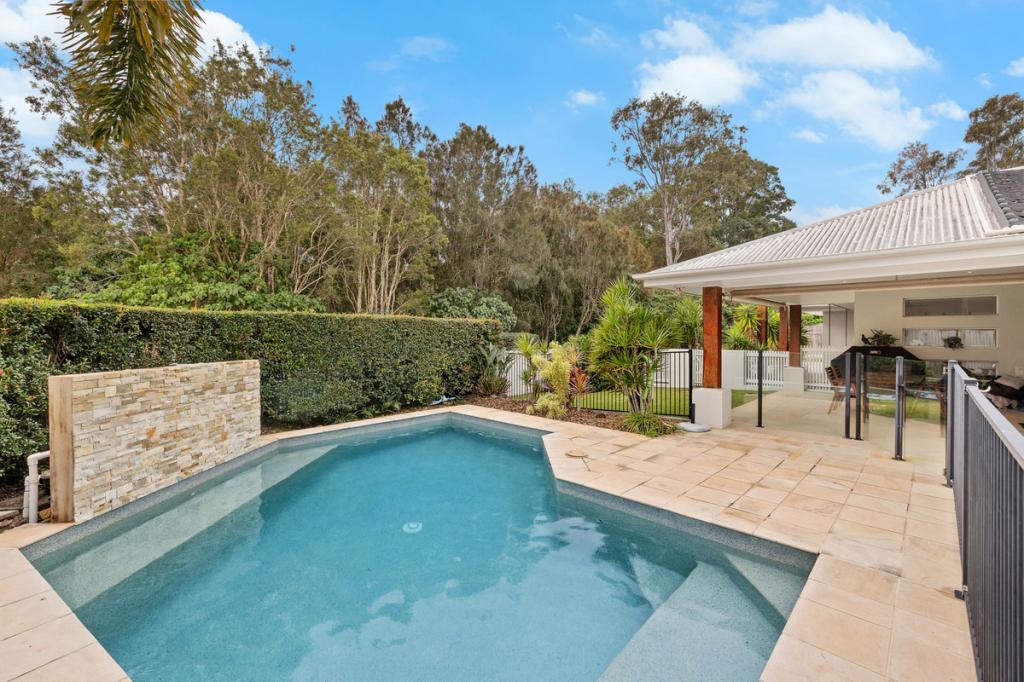 52 RIBONWOOD ST, THORNLANDS, QLD 4164