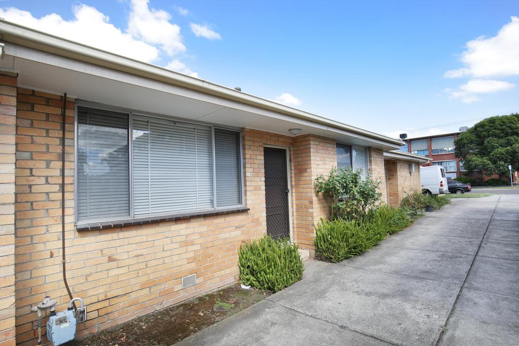 2/25 New St, Dandenong, VIC 3175