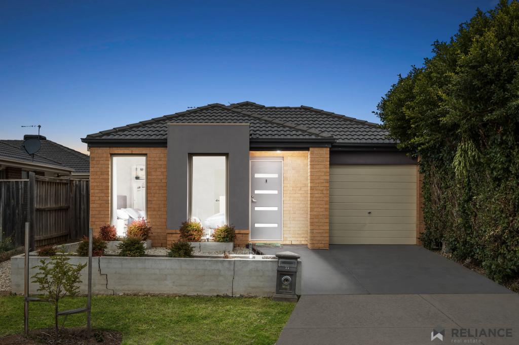 11 Triandra Dr, Brookfield, VIC 3338