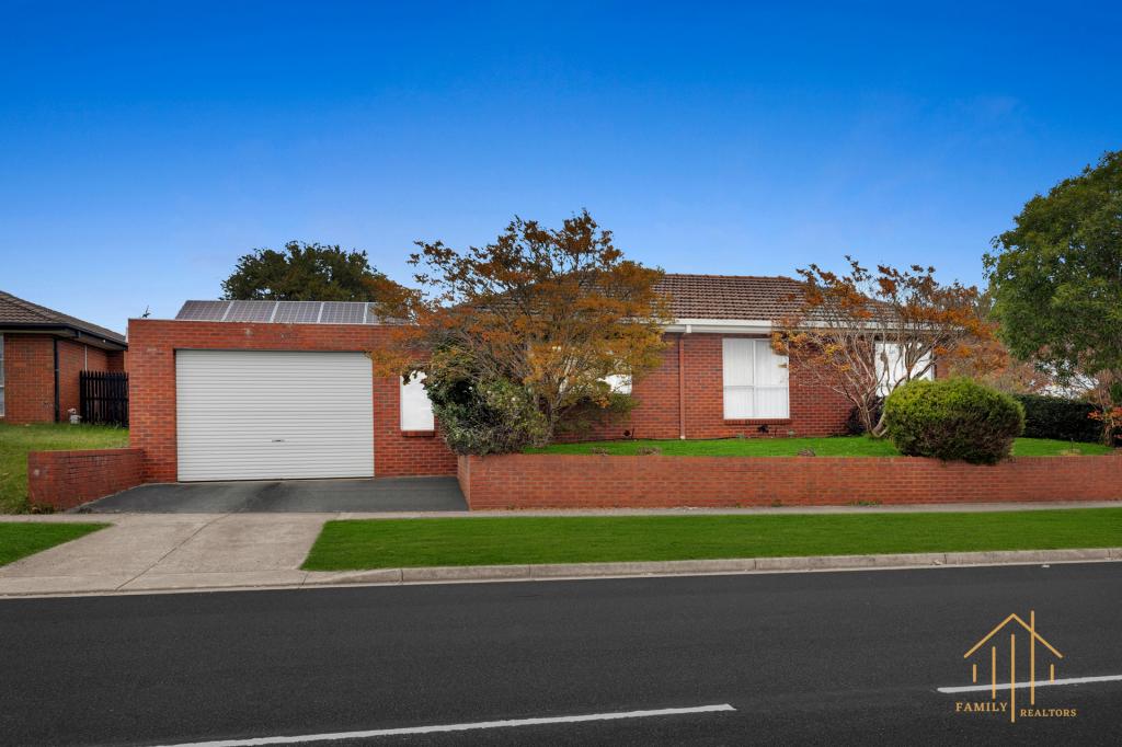 61 ST BOSWELLS AVE, BERWICK, VIC 3806