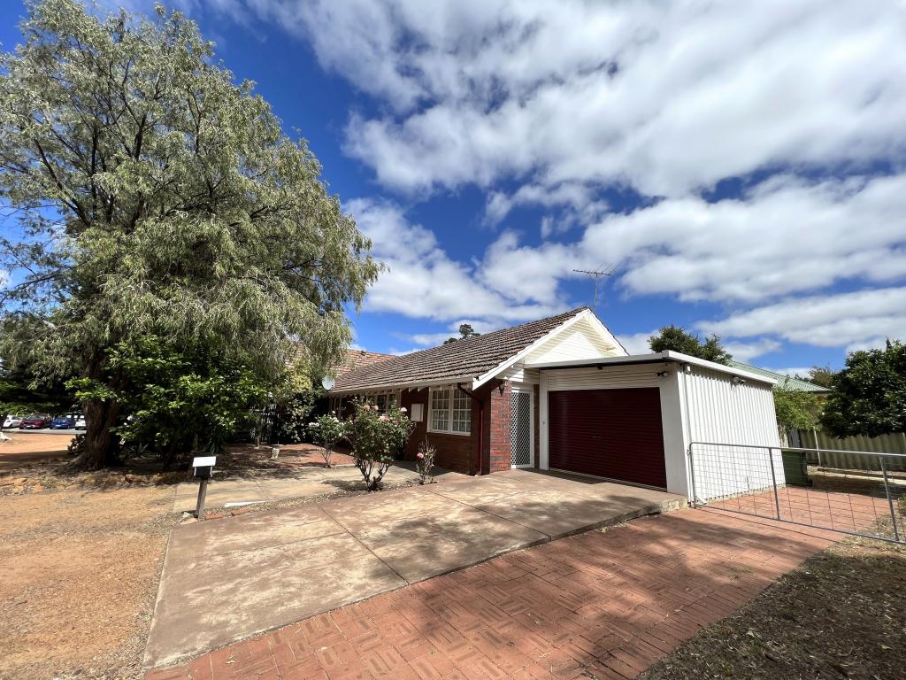 14b Williams St, Kalamunda, WA 6076