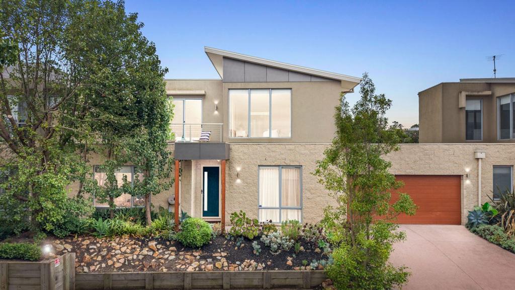 4/62 BELEURA HILL RD, MORNINGTON, VIC 3931