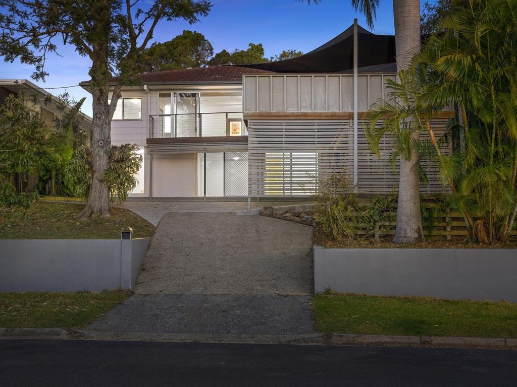 10 KATHLEEN AVE, SOUTHPORT, QLD 4215