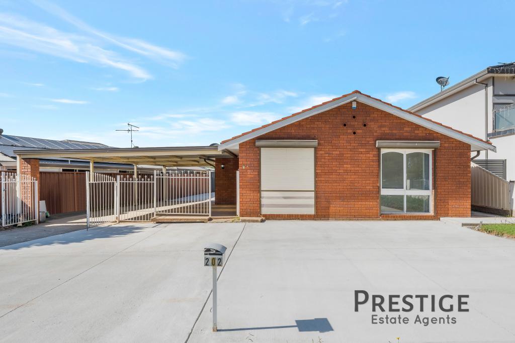 202 PRAIRIE VALE RD, BOSSLEY PARK, NSW 2176