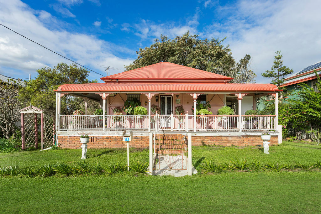 12 Eileen St, Booval, QLD 4304