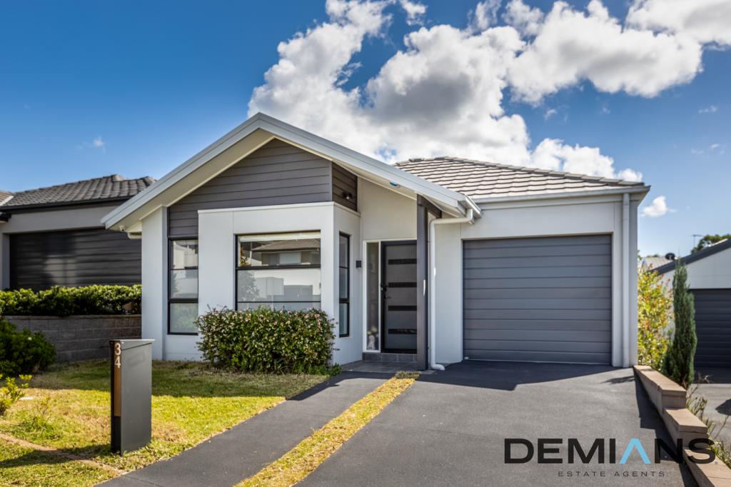 34 Hennessy Ave, Moorebank, NSW 2170