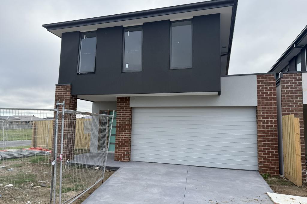 10 MASERATI WAY, CRANBOURNE EAST, VIC 3977