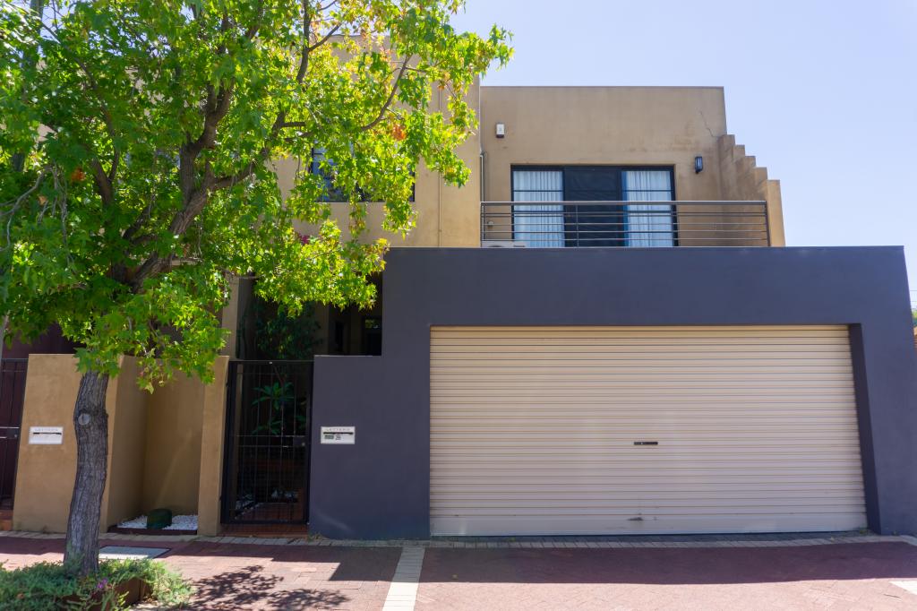 2 EDITH ST, PERTH, WA 6000