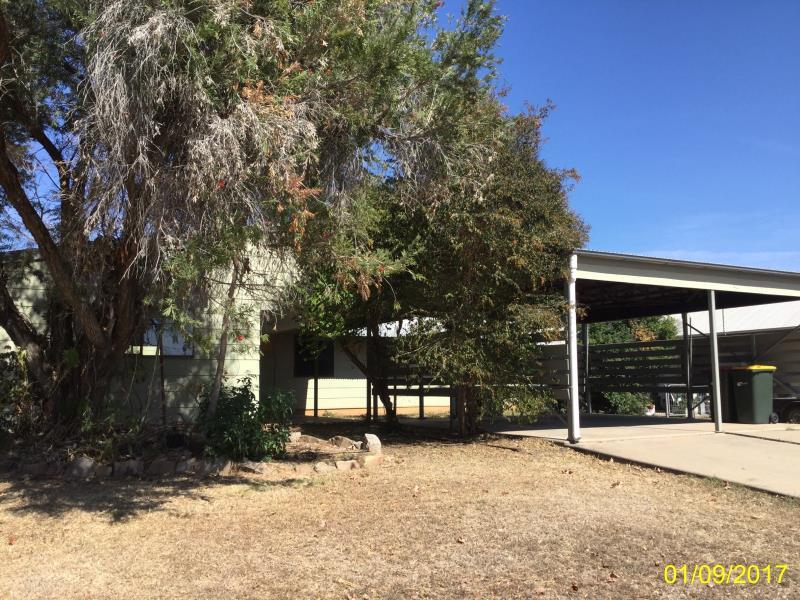 17 Walsh Ave, Blackwater, QLD 4717