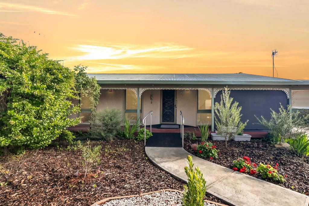 25 Westbrook Ave, Loxton, SA 5333