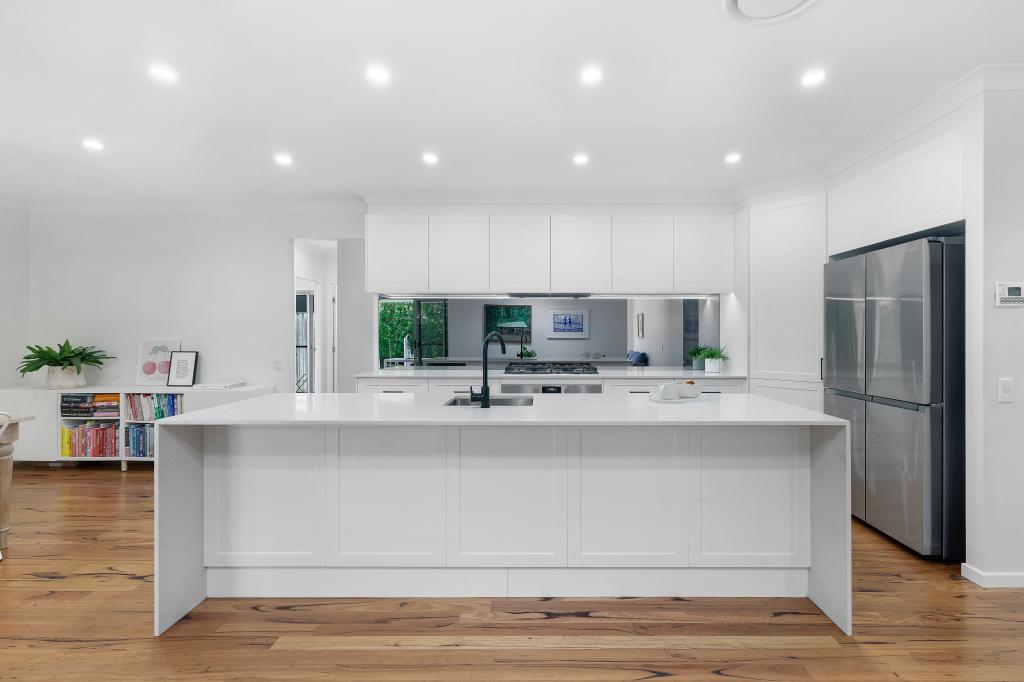 8 Treecreeper Cres, Upper Coomera, QLD 4209