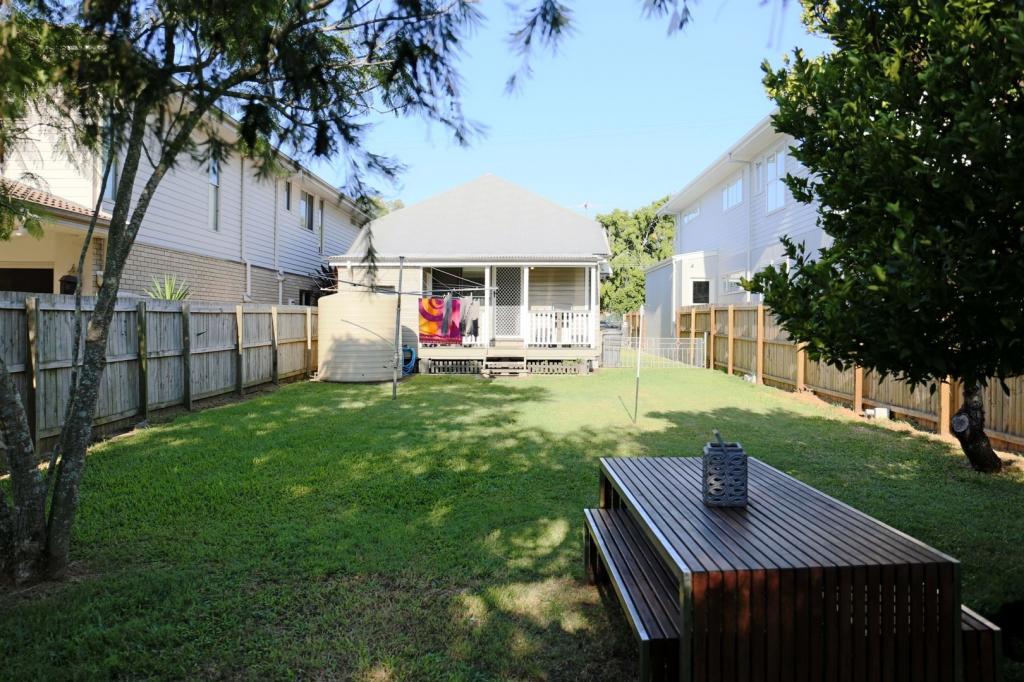 220 Hawthorne Rd, Hawthorne, QLD 4171