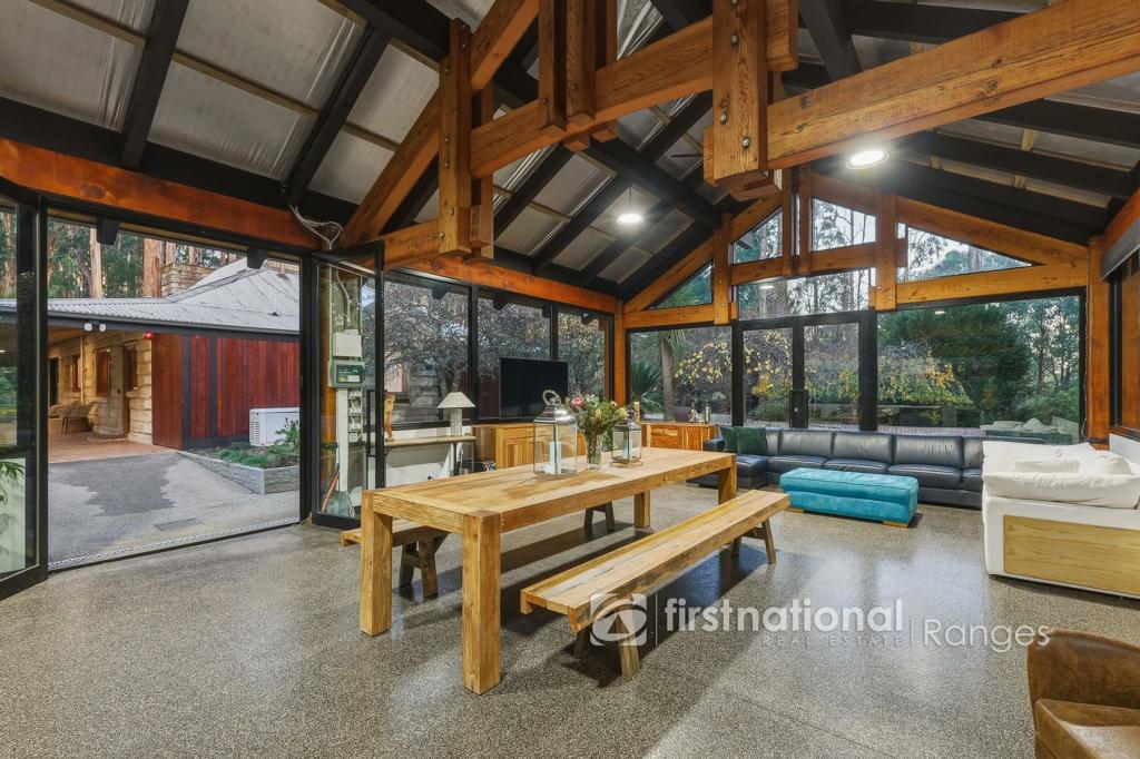 5 Doonaha Rd, Cockatoo, VIC 3781