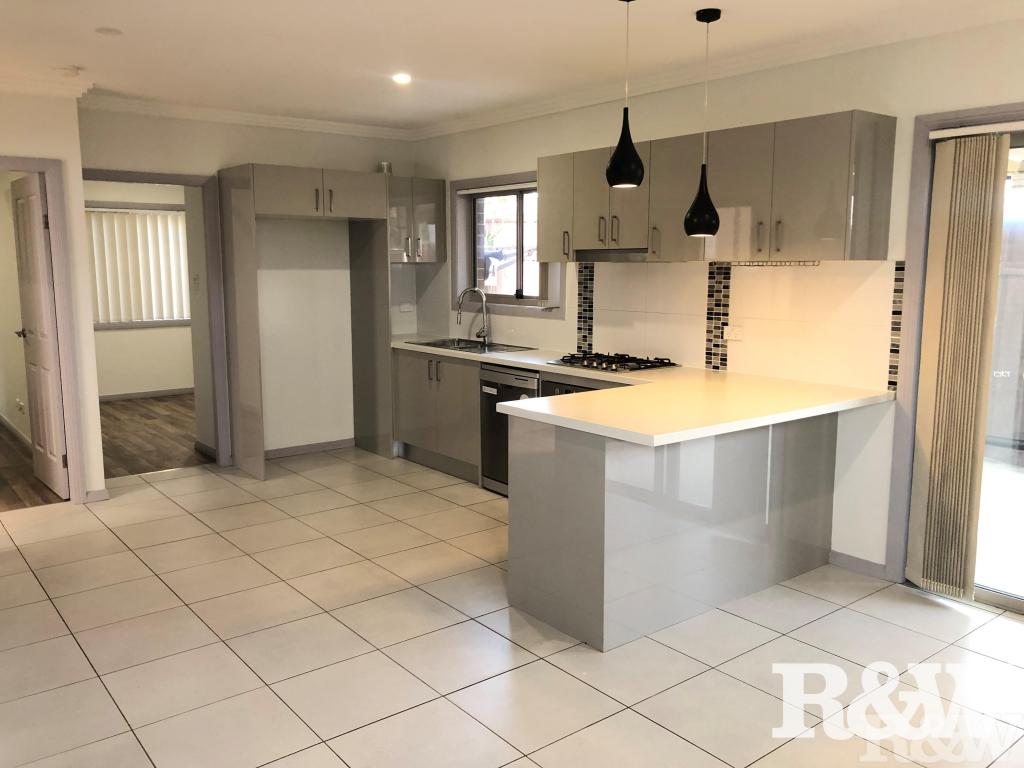 18a Charlton Pl, St Clair, NSW 2759