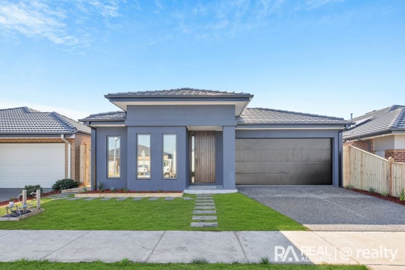 17 Shoveler St, Clyde North, VIC 3978