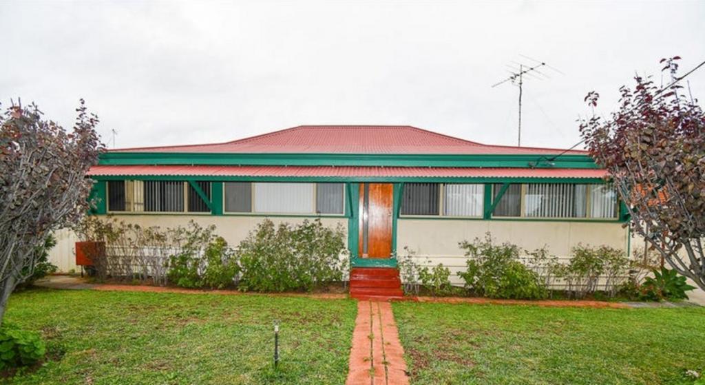 8 Kitchener St, Dudley Park, WA 6210