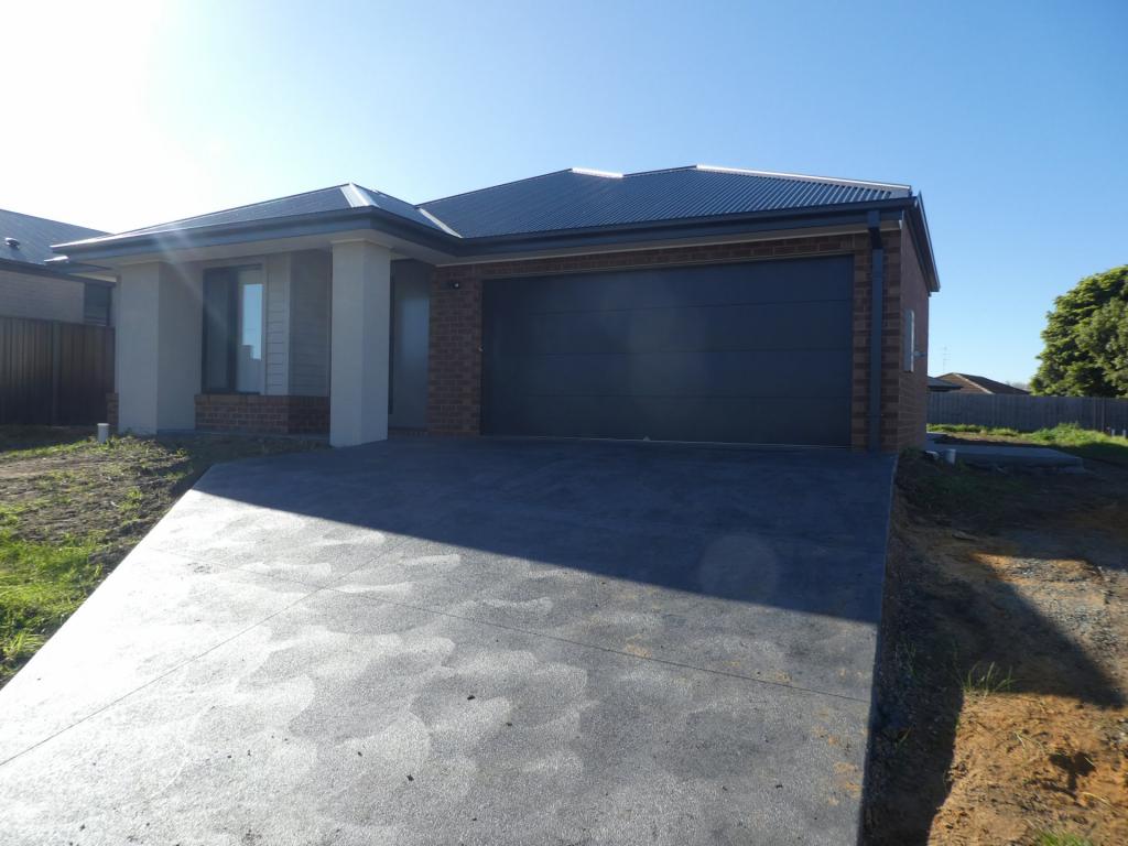 9 Clothier Cres, East Bairnsdale, VIC 3875