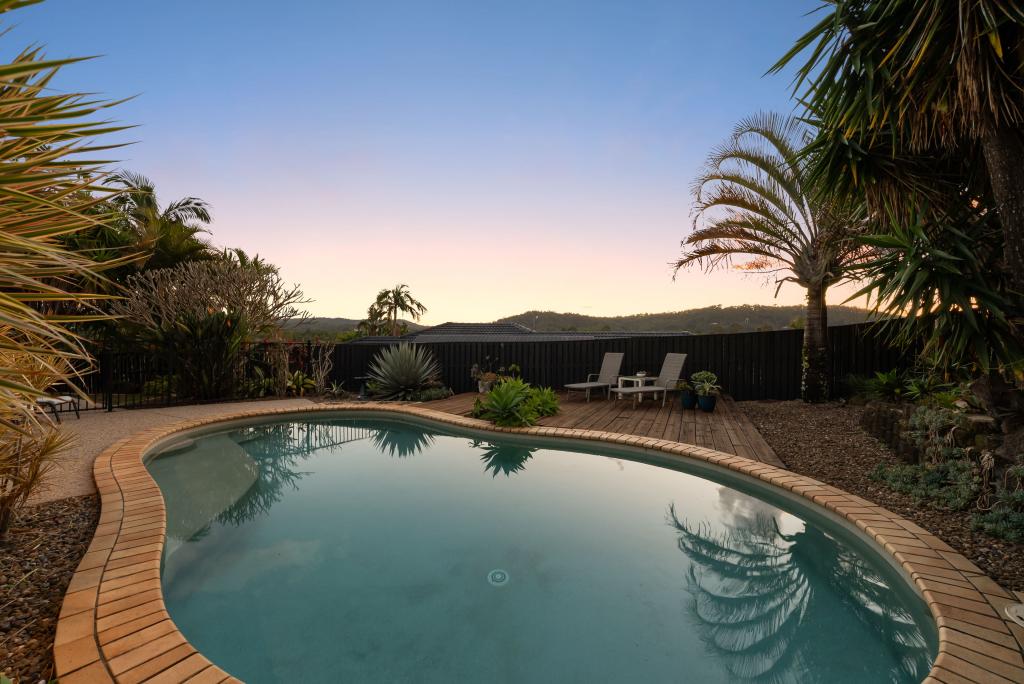 17 Tuggeranong Ave, Pacific Pines, QLD 4211