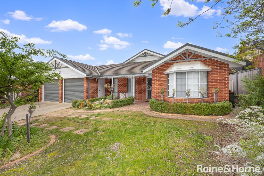 34 SIMKIN CRES, KOORINGAL, NSW 2650