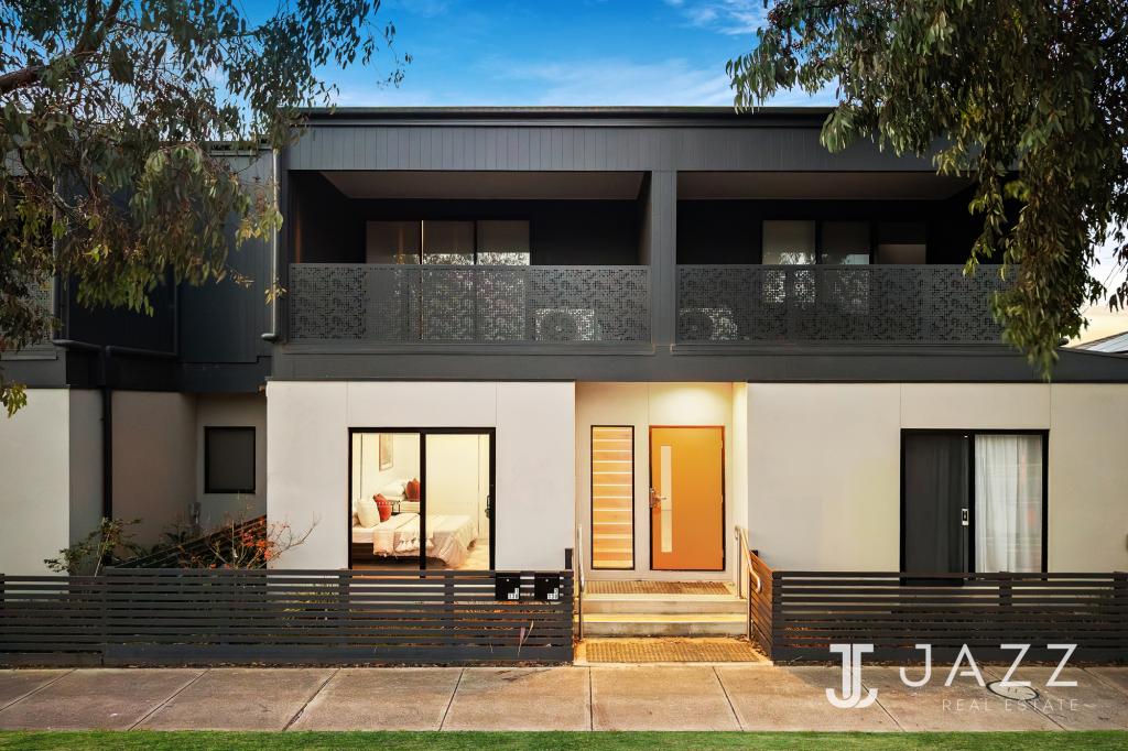 1/130 Grassbird Dr, Point Cook, VIC 3030