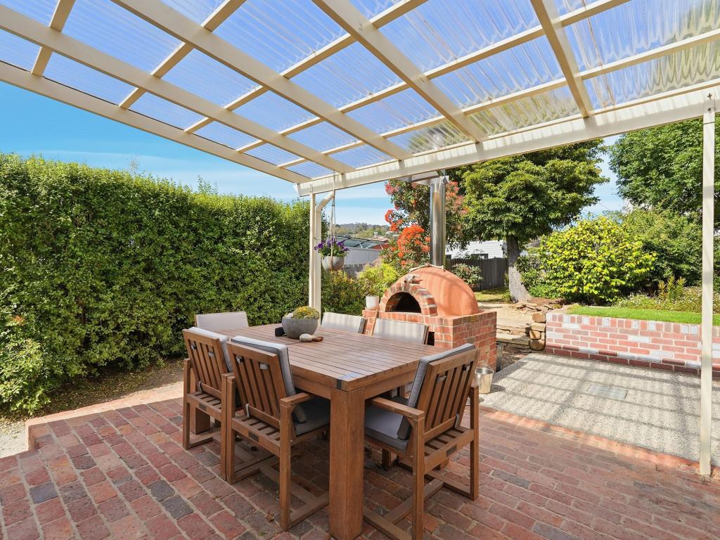 6 Liena Rd, Lindisfarne, TAS 7015