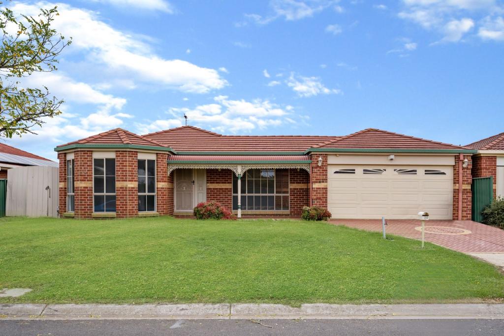 19 Wood Gr, Burnside, VIC 3023