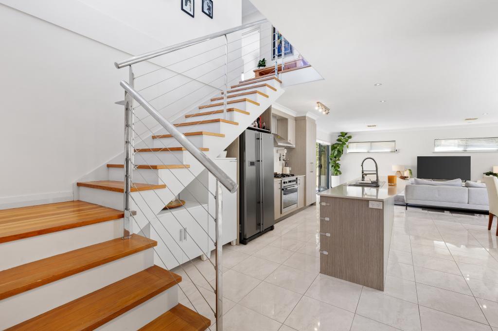 8a Burroughs Rd, Karrinyup, WA 6018