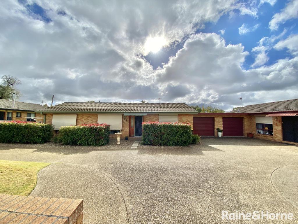 Units 1-3/44 Murringo St, Young, NSW 2594