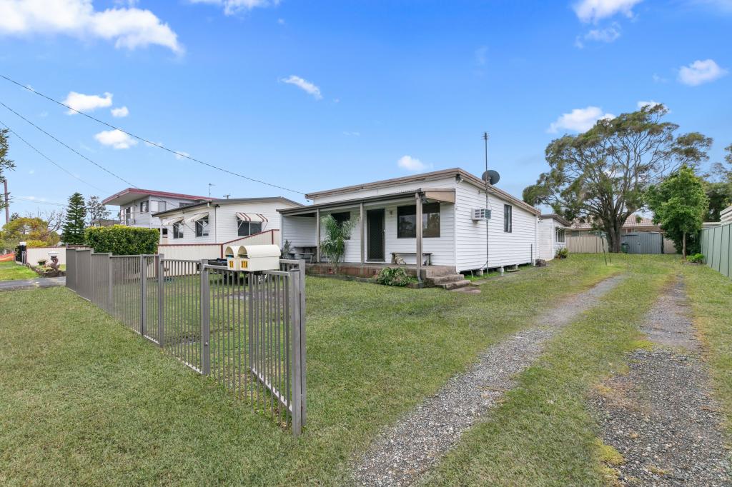 31 Coraldeen Ave, Gorokan, NSW 2263