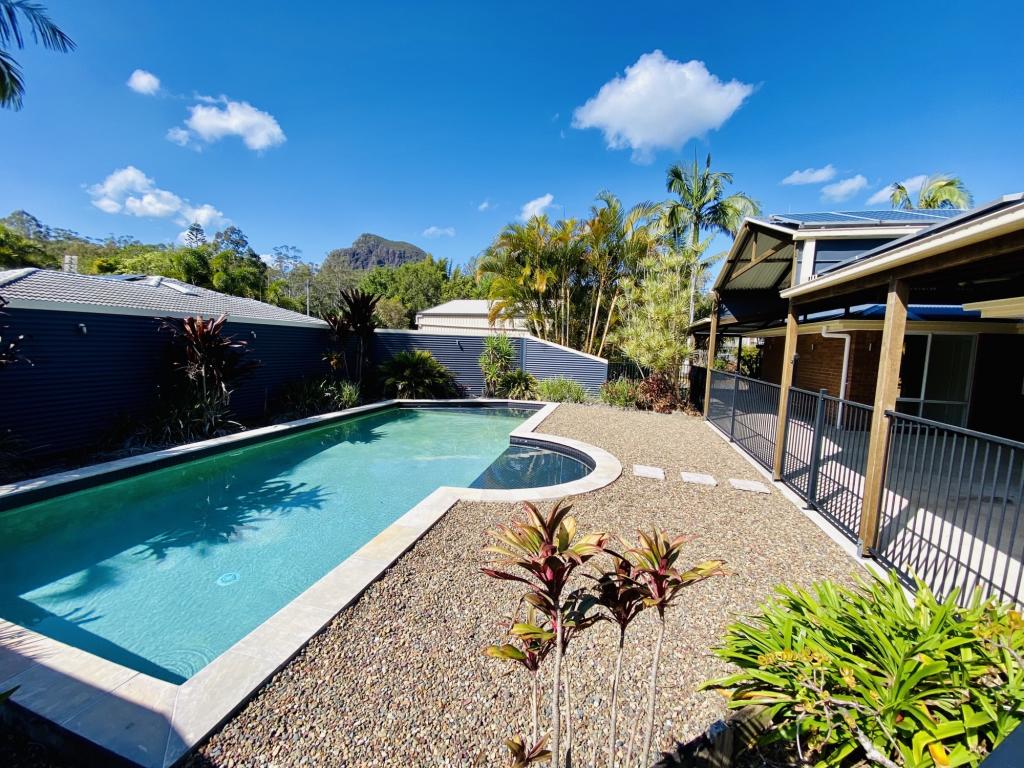 93 Outlook Dr, Glass House Mountains, QLD 4518