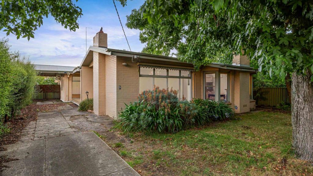 9 Beaufort Ave, Alfredton, VIC 3350