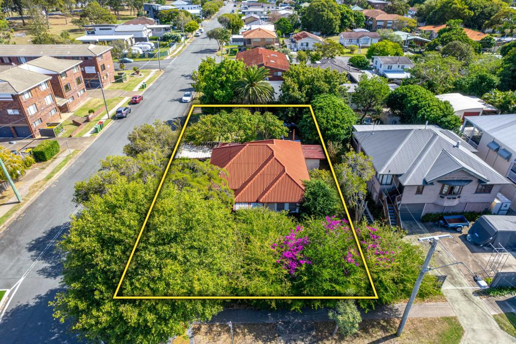 103 Oxley Ave, Woody Point, QLD 4019