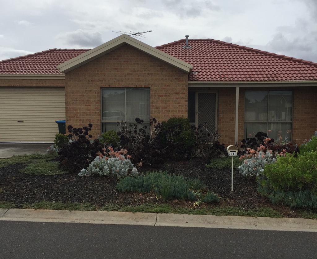 2/10 Macadamia Gr, Werribee, VIC 3030