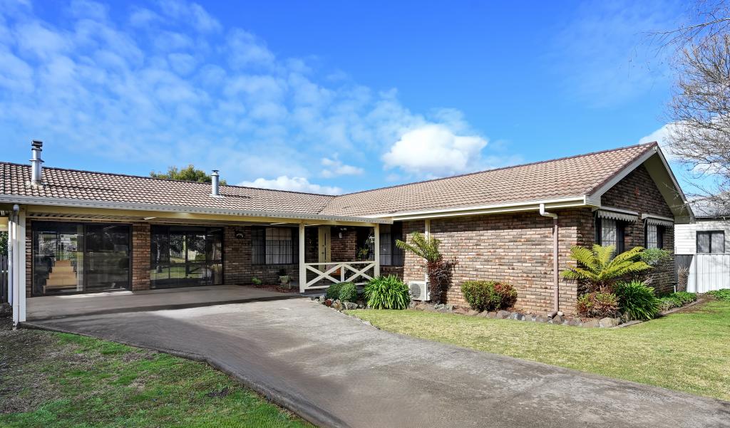 22 WORBOYS ST, SPRING HILL, NSW 2800
