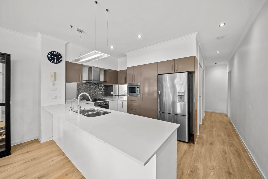 11/10-16 Tarcoola Cres, Chevron Island, QLD 4217