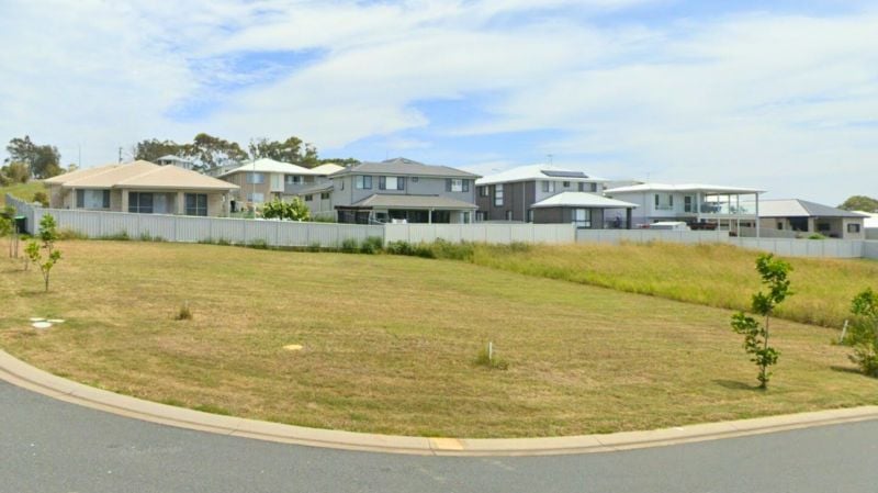 37 Shores Cres, Diamond Beach, NSW 2430