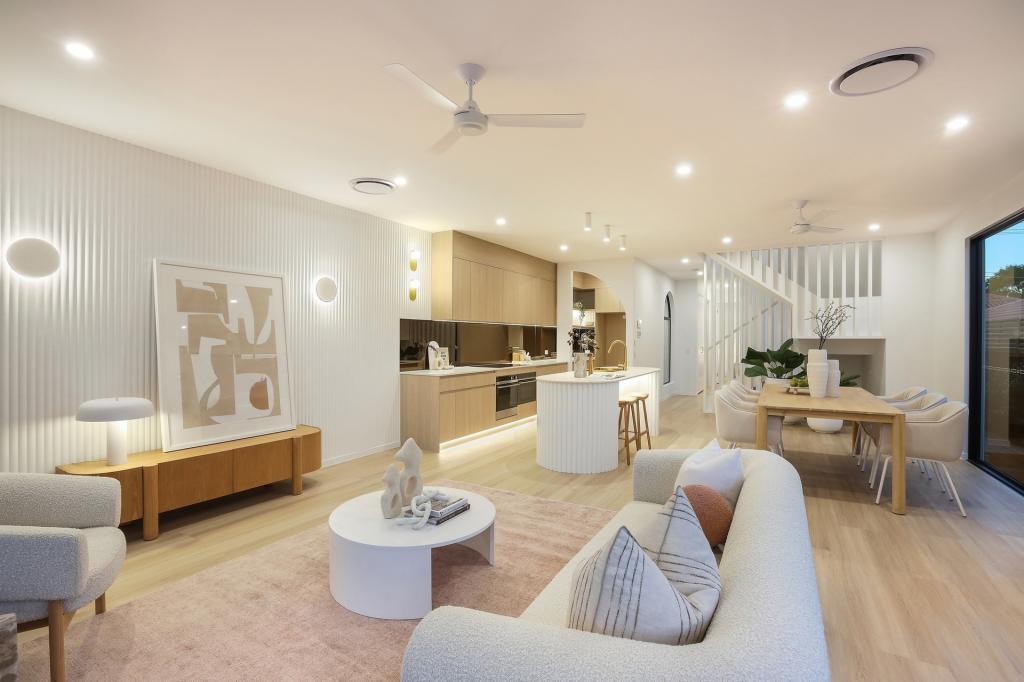 36a Bordeaux Pde, Mermaid Waters, QLD 4218