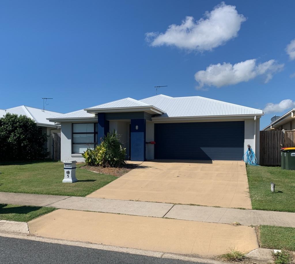 5 Henley Cl, Blacks Beach, QLD 4740