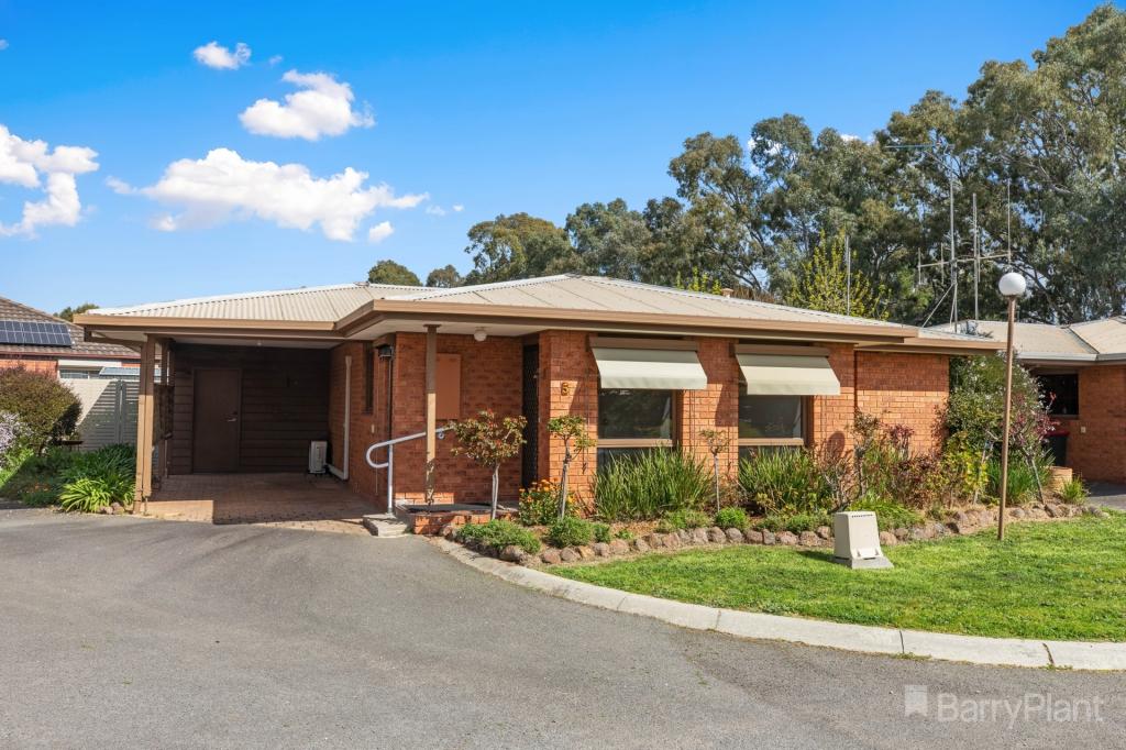 5/9 Crusoe Rd, Kangaroo Flat, VIC 3555