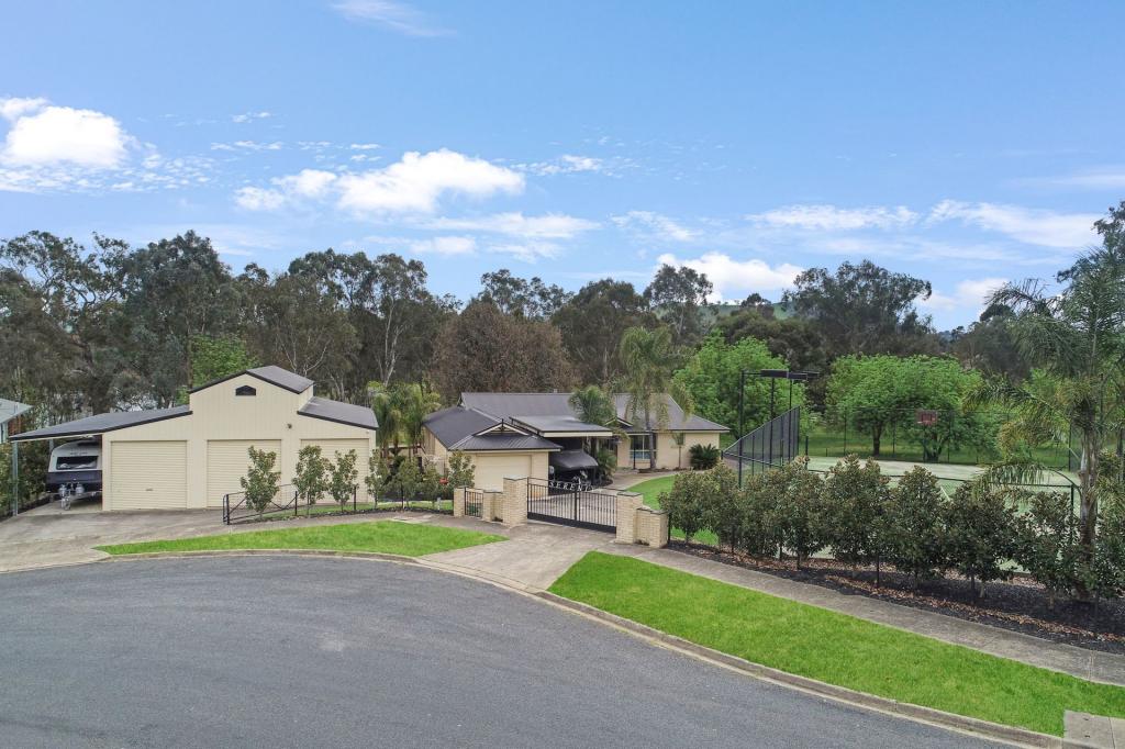 13 & 15 Chanro Ct, Bonnie Doon, VIC 3720