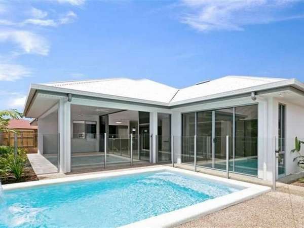 10 Thornborough Cct, Smithfield, QLD 4878