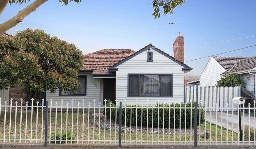 15 NEWMAN ST, SUNSHINE, VIC 3020