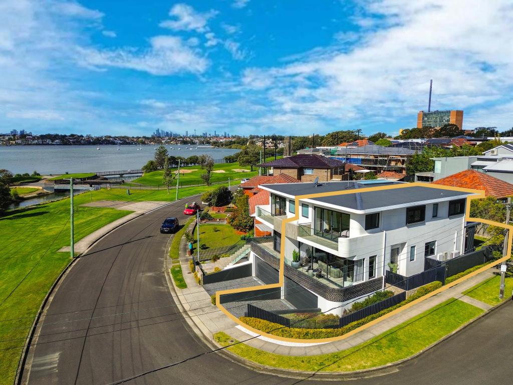 32a Sanders Pde, Concord, NSW 2137