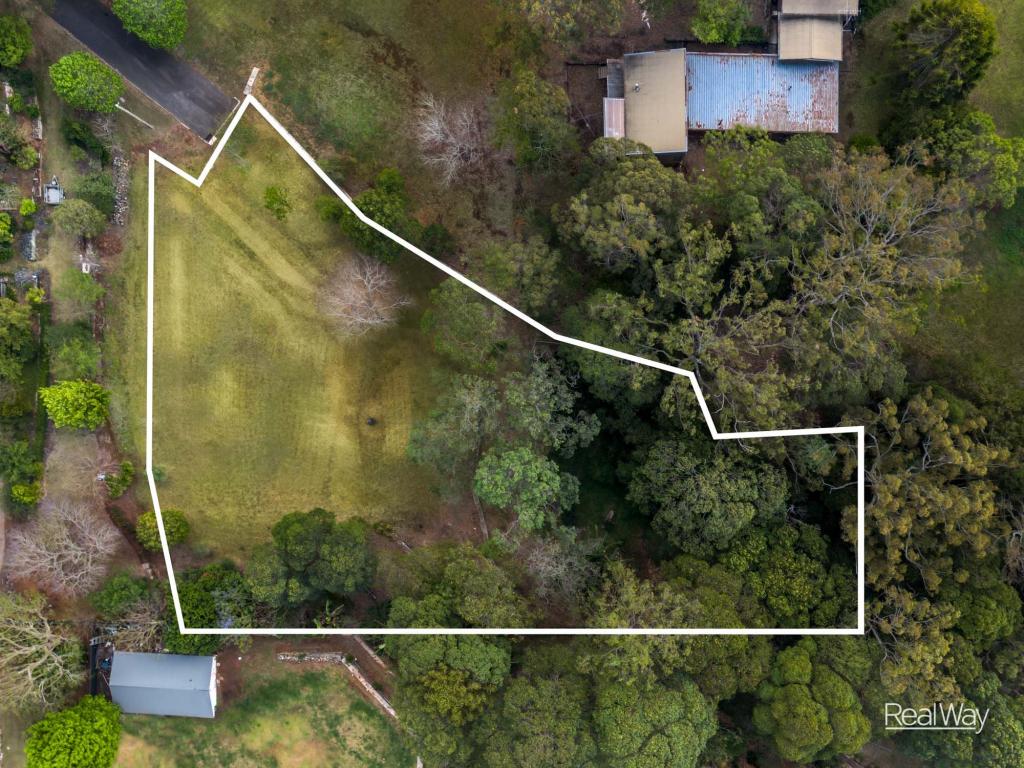 8 Allinga St, Mount Lofty, QLD 4350